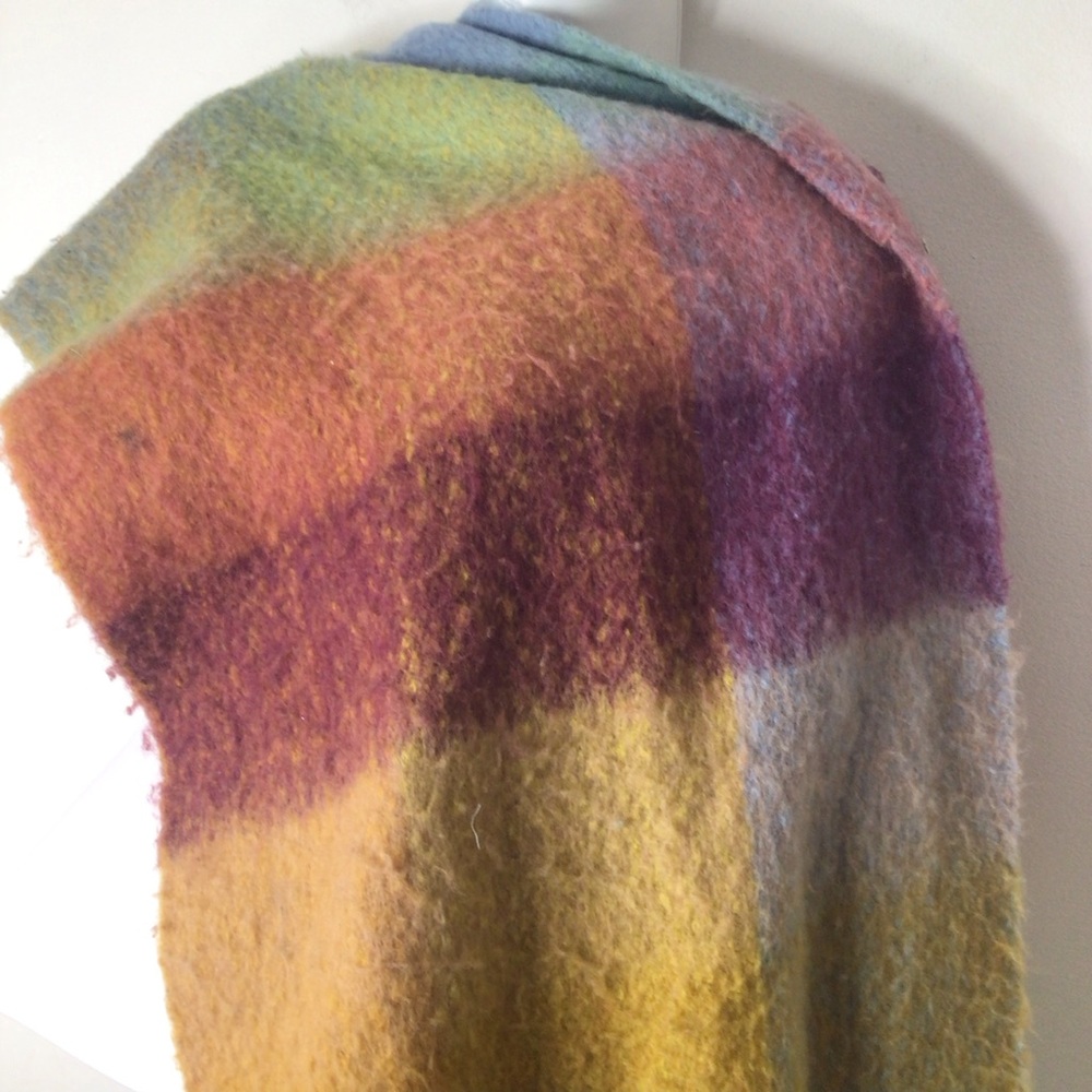 Acne studios scarf blanket women multicolor fringe
Striped Wool Scarf in Earth - Picture 2 of 8
